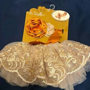 Baby girl 0-13 months photo op set 10.00 and 2 piece out fit 0-3 months 10.00